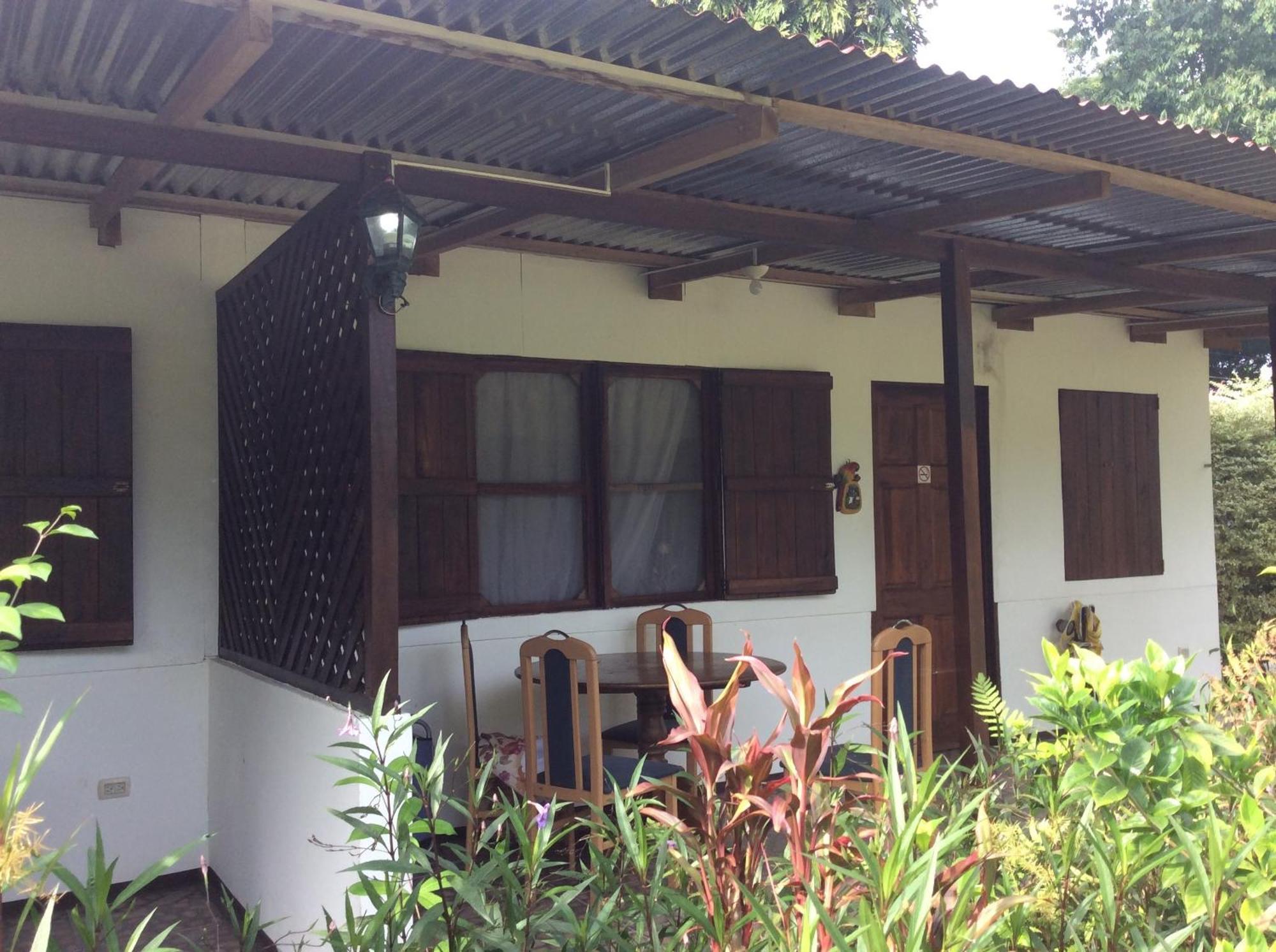 Cabinas Los Tucanes Cahuita Bilik gambar