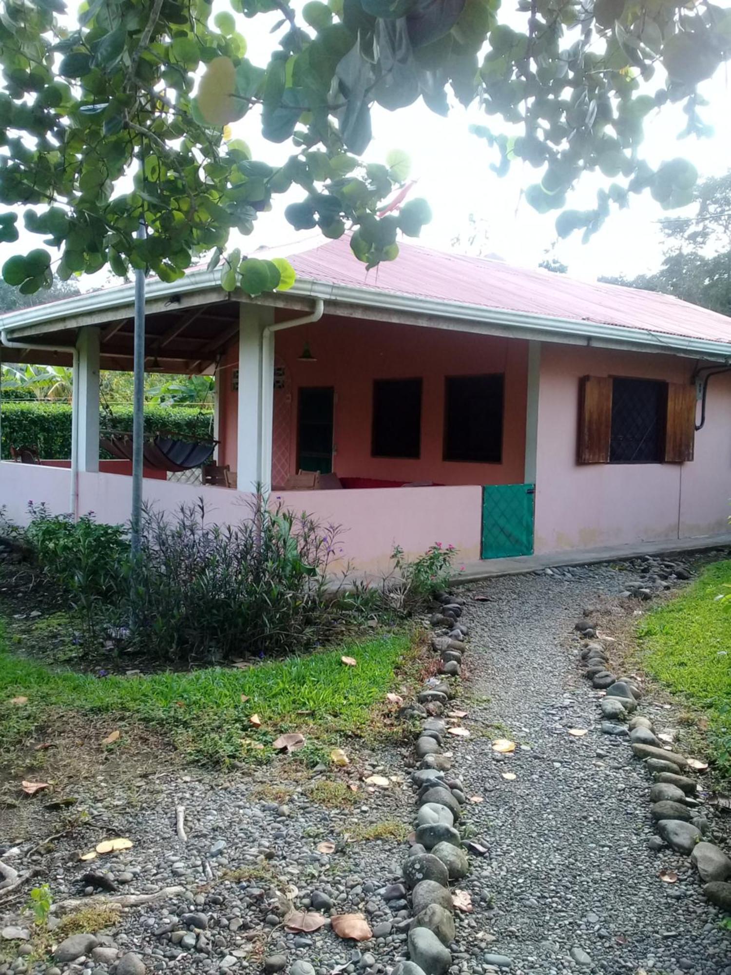 Cabinas Los Tucanes Cahuita Luaran gambar